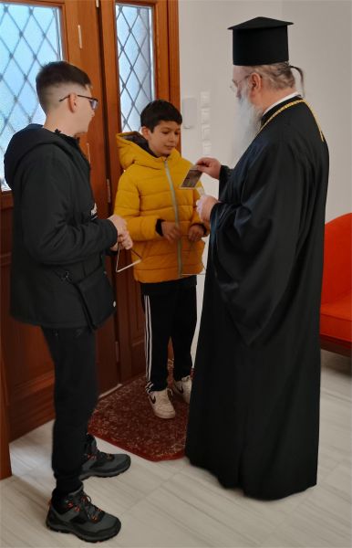 Τα Κάλαντα των Χριστουγέννων στον Μητροπολίτη Δράμας